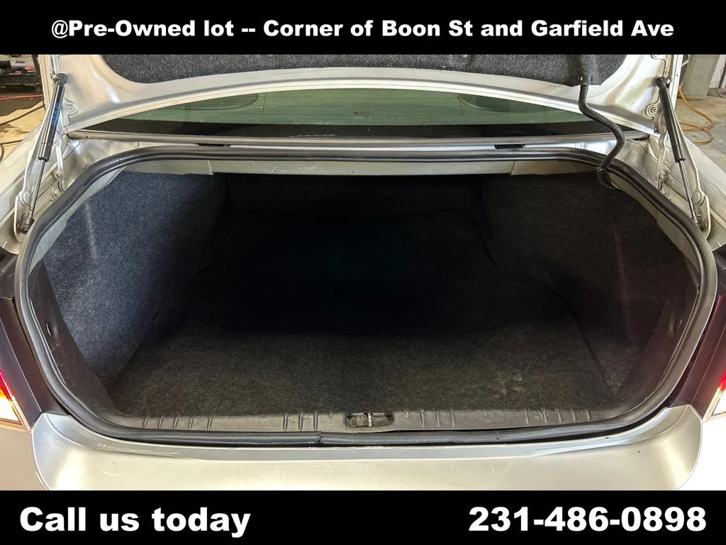 Used 2016 Silver Chevrolet LTZ image 26