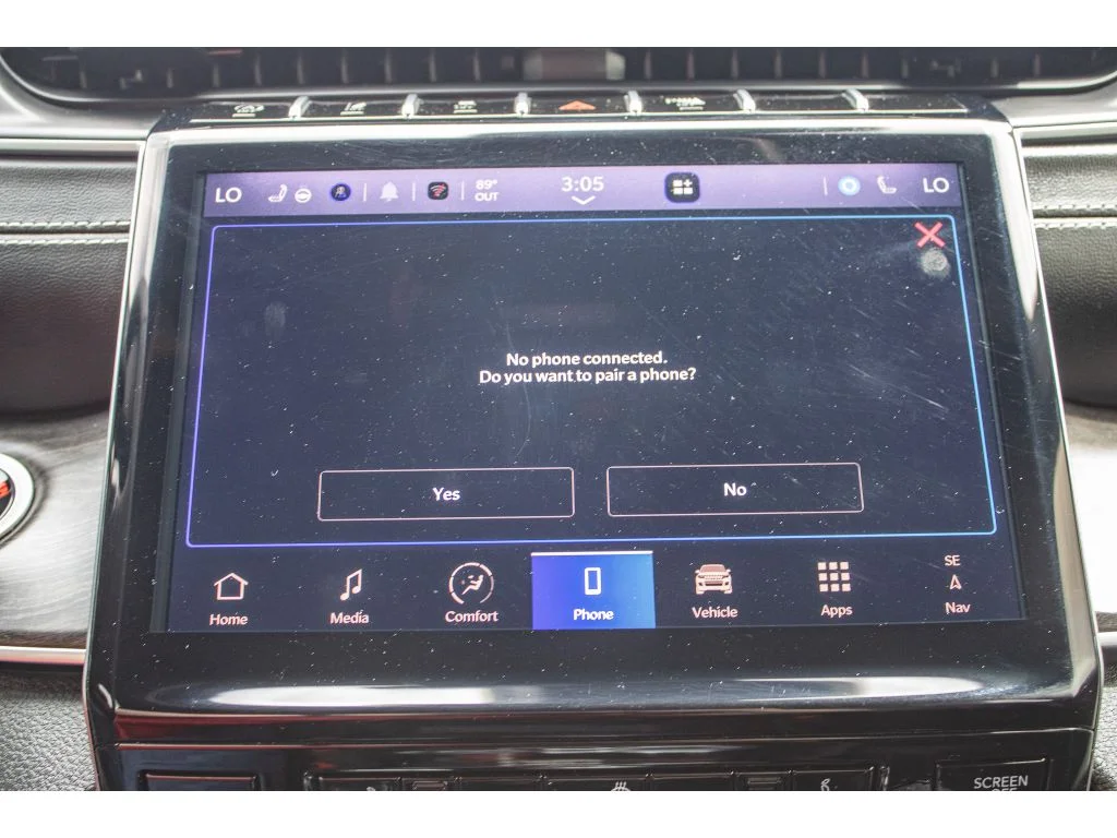 Used 2024 Diamond Black Crystal Pearlcoat Jeep Limited image 48