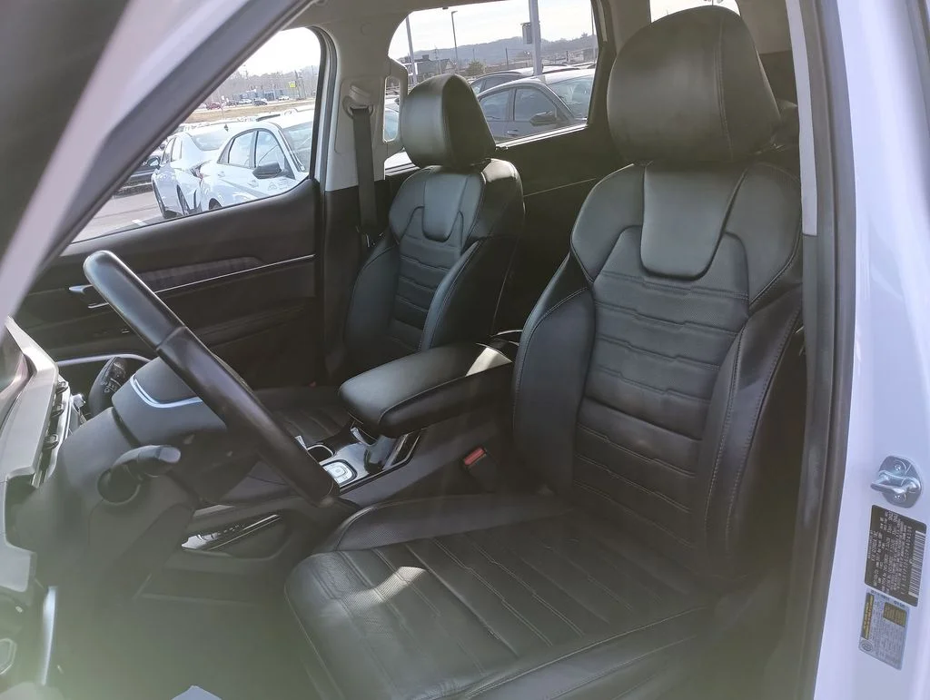 Used 2023 White Kia SX-Prestige image 17