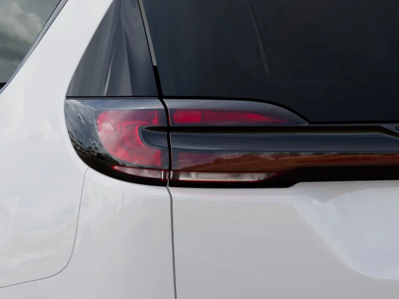 New 2027 Bright White Clear-Coat Exterior Paint Chrysler Limited image 51