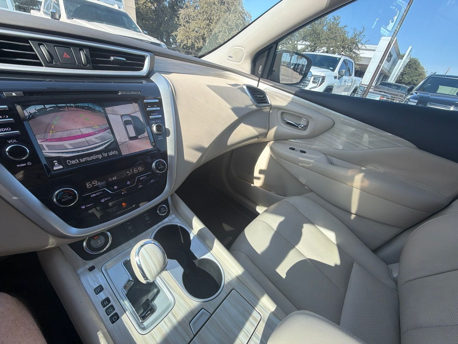 Used 2017 Pearl White Nissan SL image 14