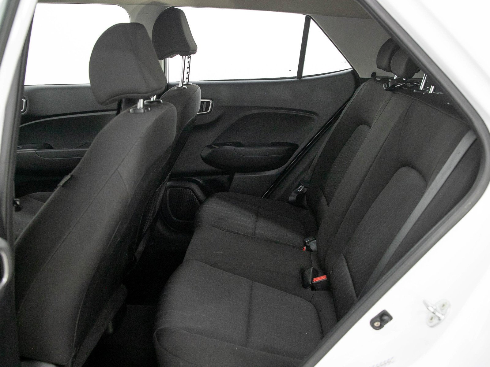 Used 2021 White Hyundai SE IVT image 19