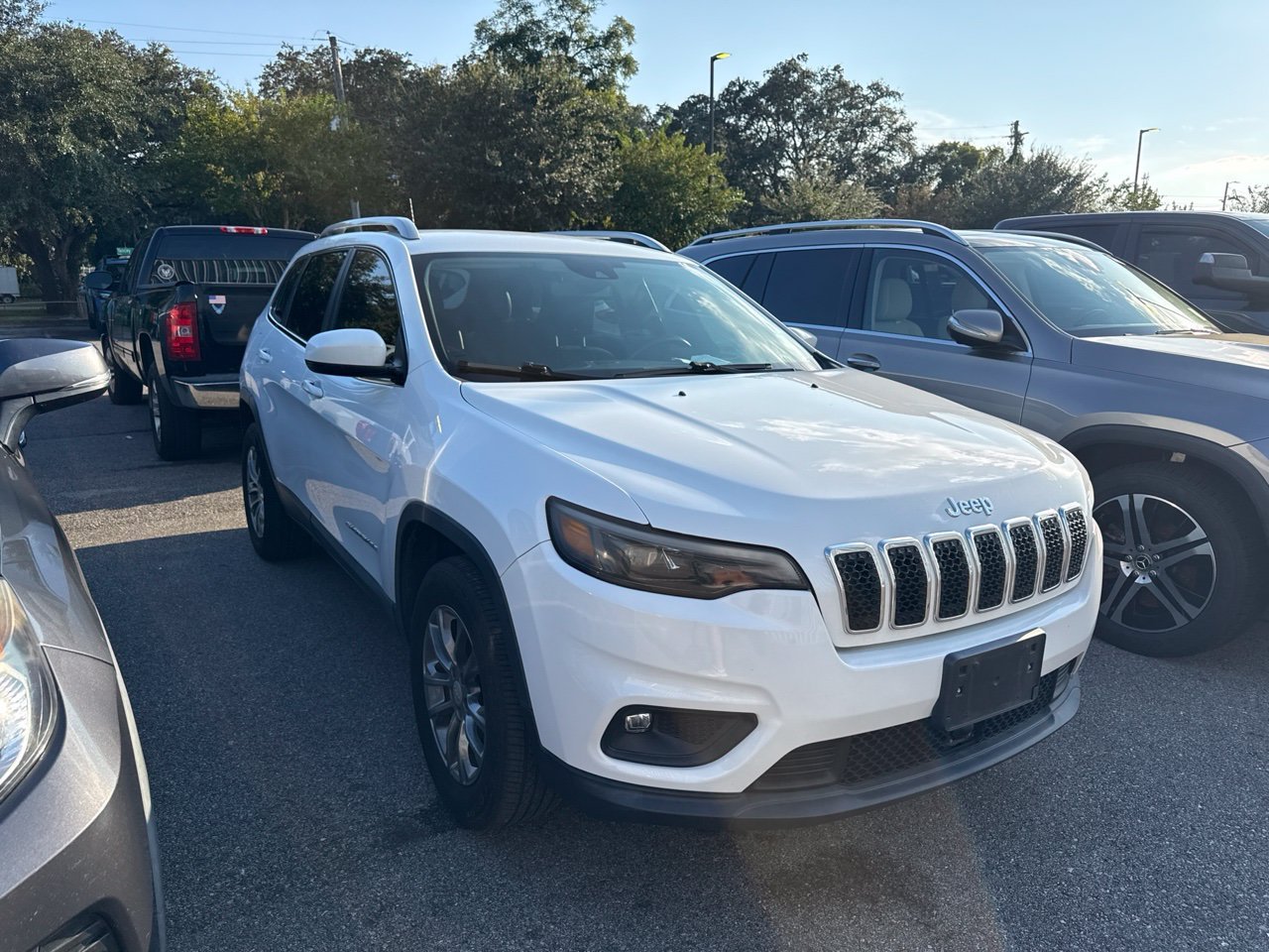 Used 2021 White Jeep Latitude Plus image 2