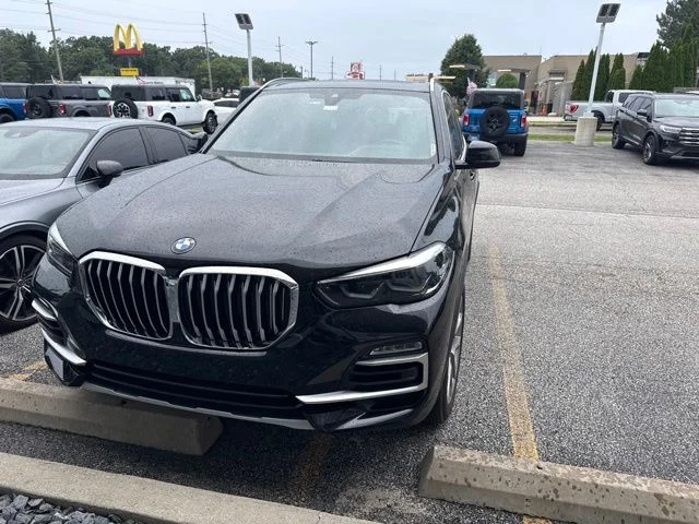 Used 2019 Black BMW xDrive40i image 1