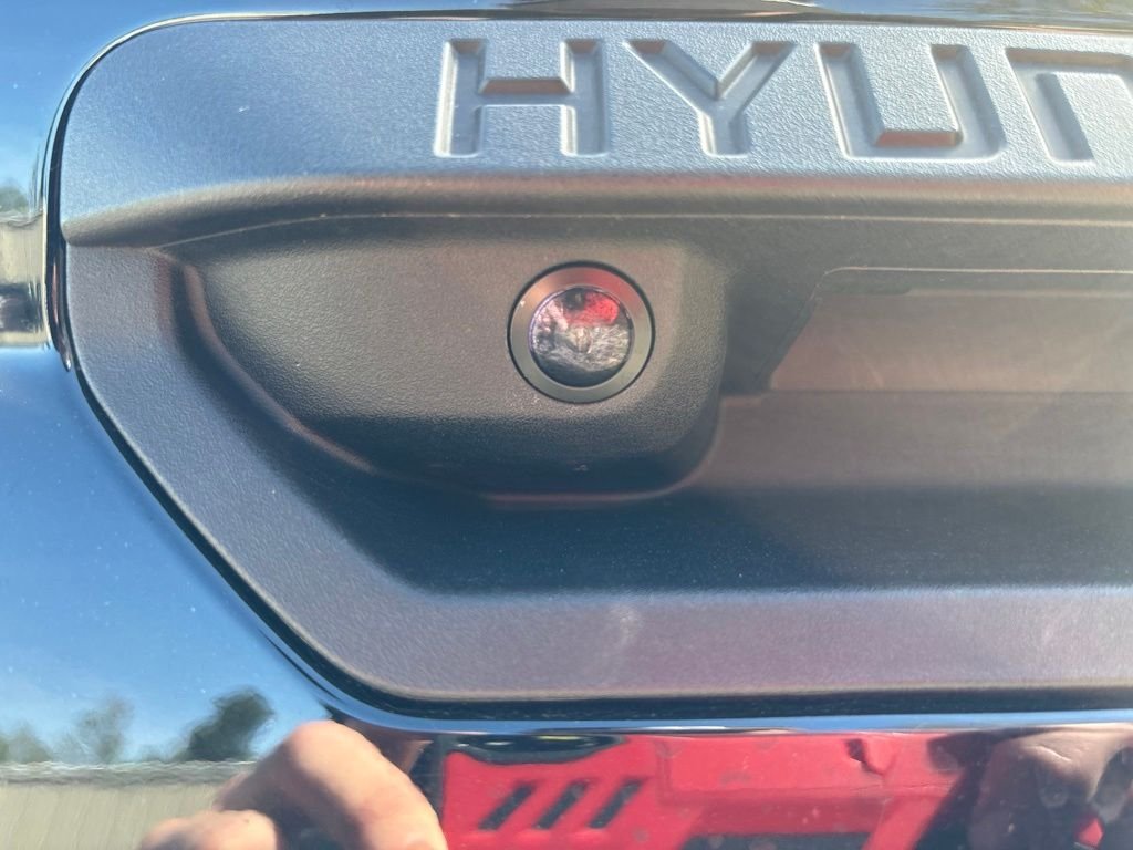 Used 2022 Black Hyundai SEL image 13