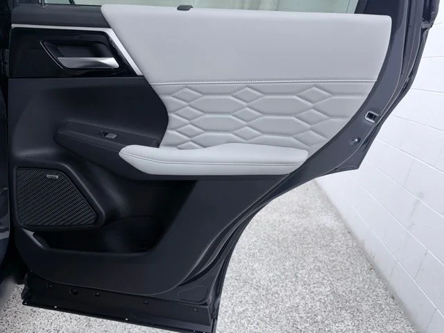 New 2026  Mitsubishi SEL image 25