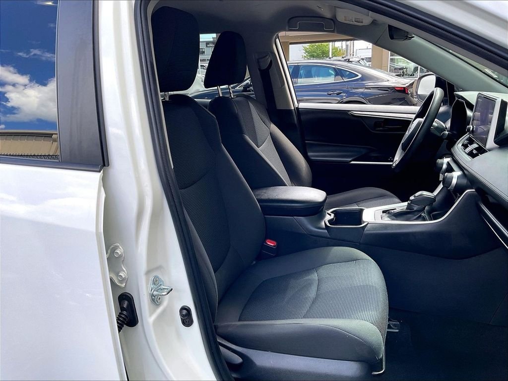 Used 2025 White Toyota LE image 11