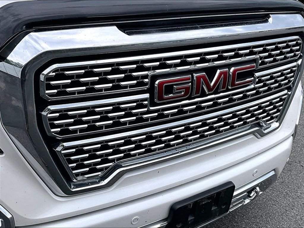 Used 2020 White Frost Tricoat GMC Denali image 31