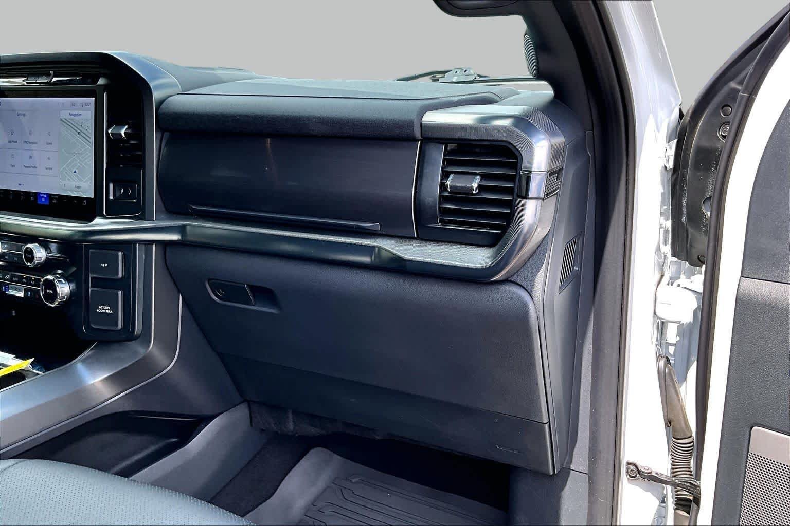 Used 2025 Oxford White Ford LARIAT image 21