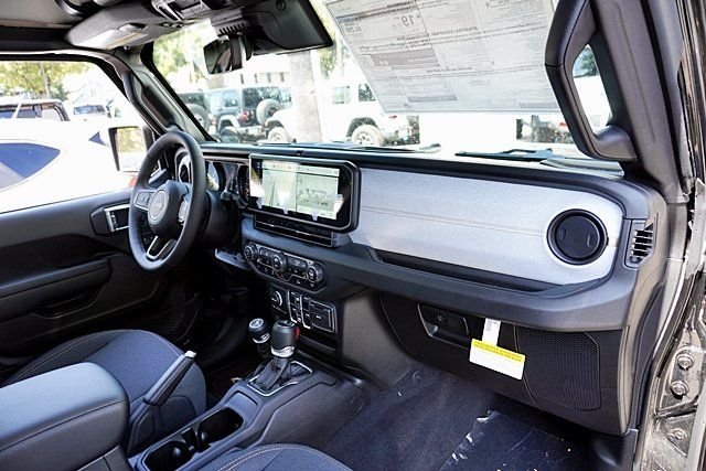 New 2025 Black Clear-Coat Exterior Paint Jeep Sport S image 13