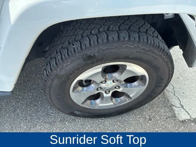 Used 2018 White Jeep Unlimited Sahara image 6