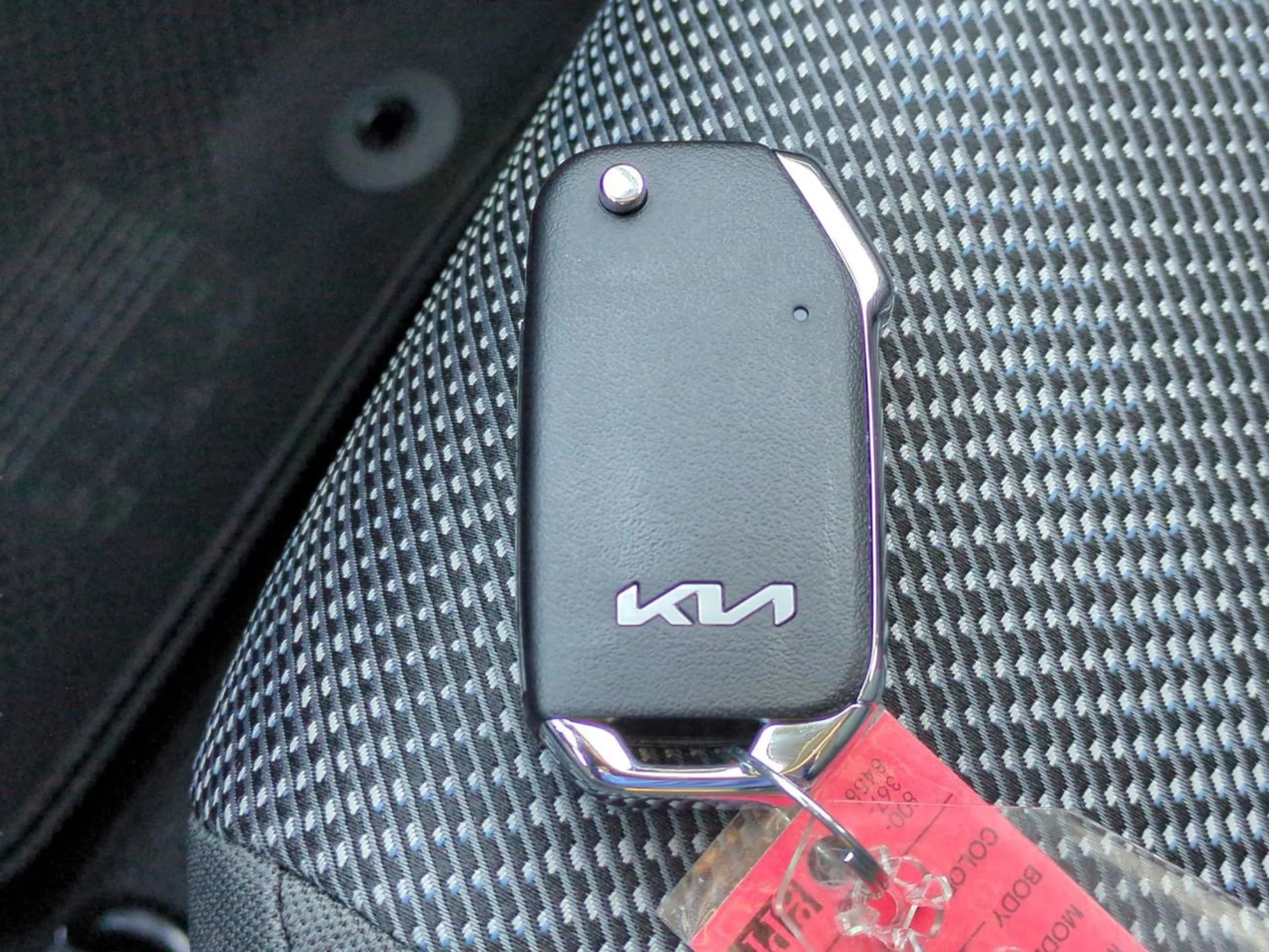 New 2026 Snow White Pearl Kia LX image 30
