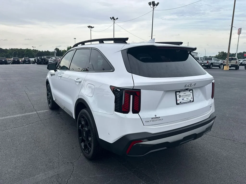Used 2024 White Kia X-Line SX Prestige image 5