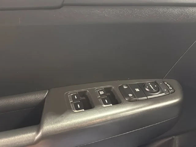 Used 2022 Red Kia LX image 23