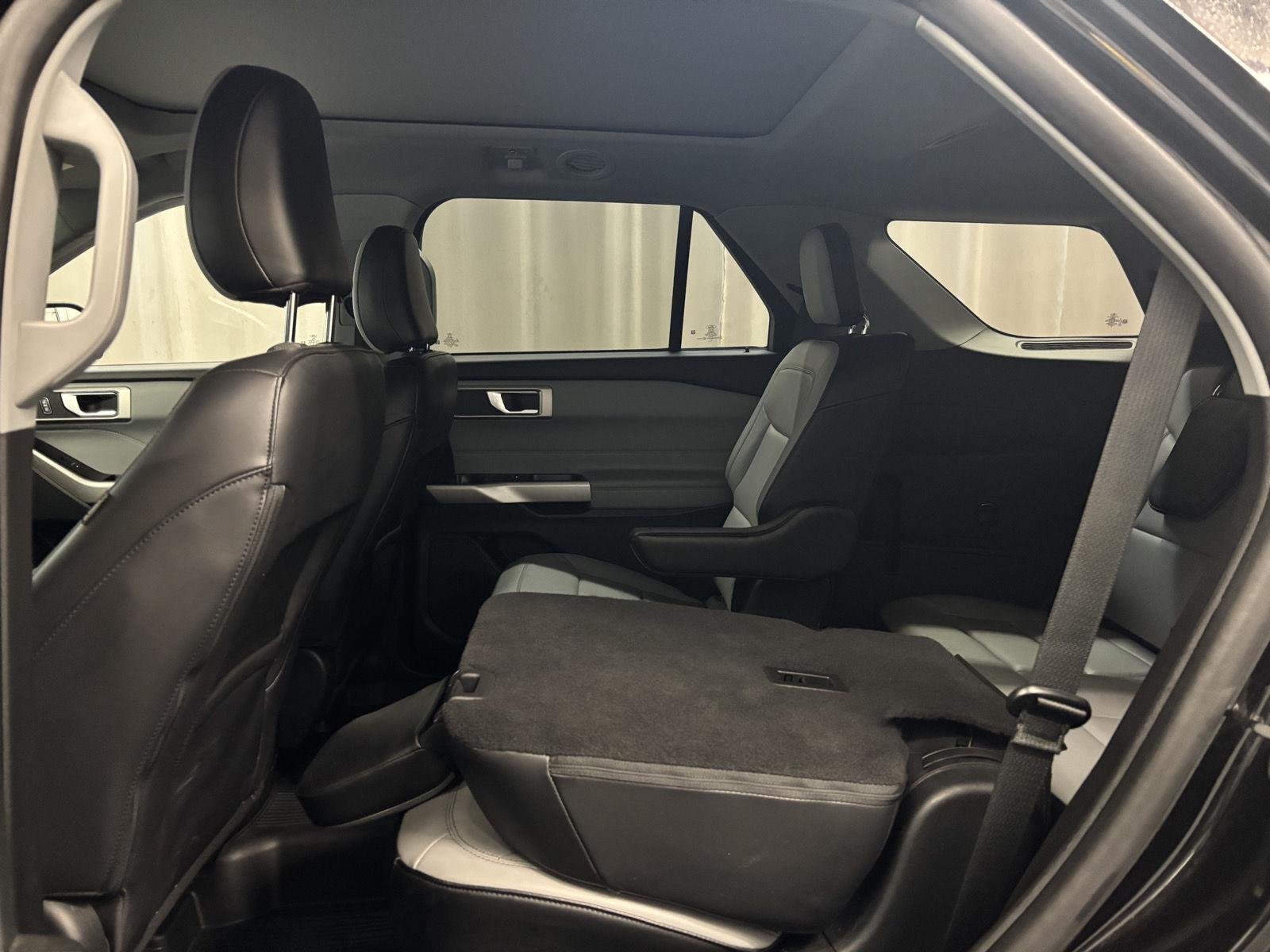 Used 2021 Agate Black Metallic Ford XLT image 25