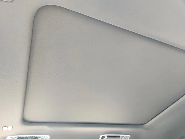New 2026 Varesine Blue Land Rover Dynamic SE image 24