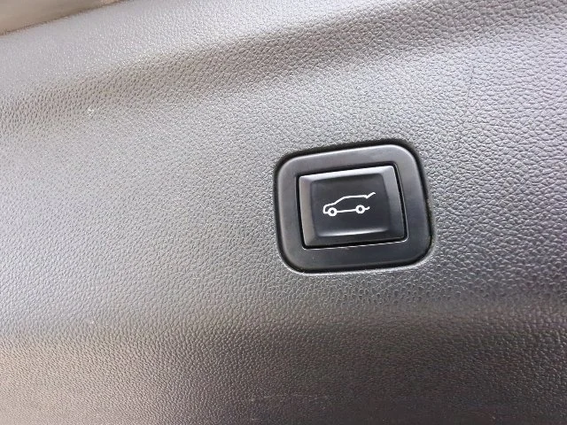 2023 GMC Yukon XL Denali - Photo 38