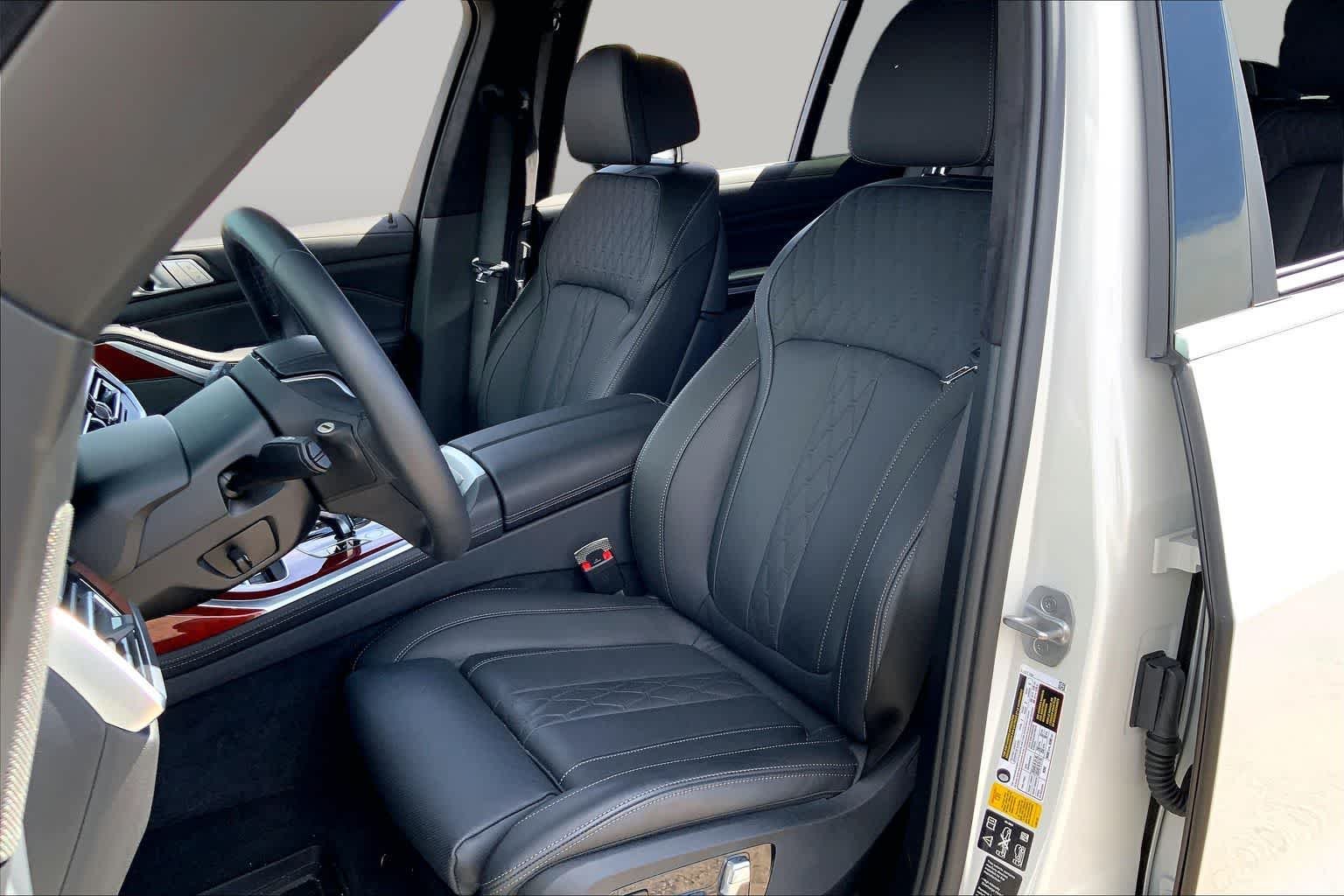 Used 2022 Mineral White Metallic BMW ALPINA XB7 image 7