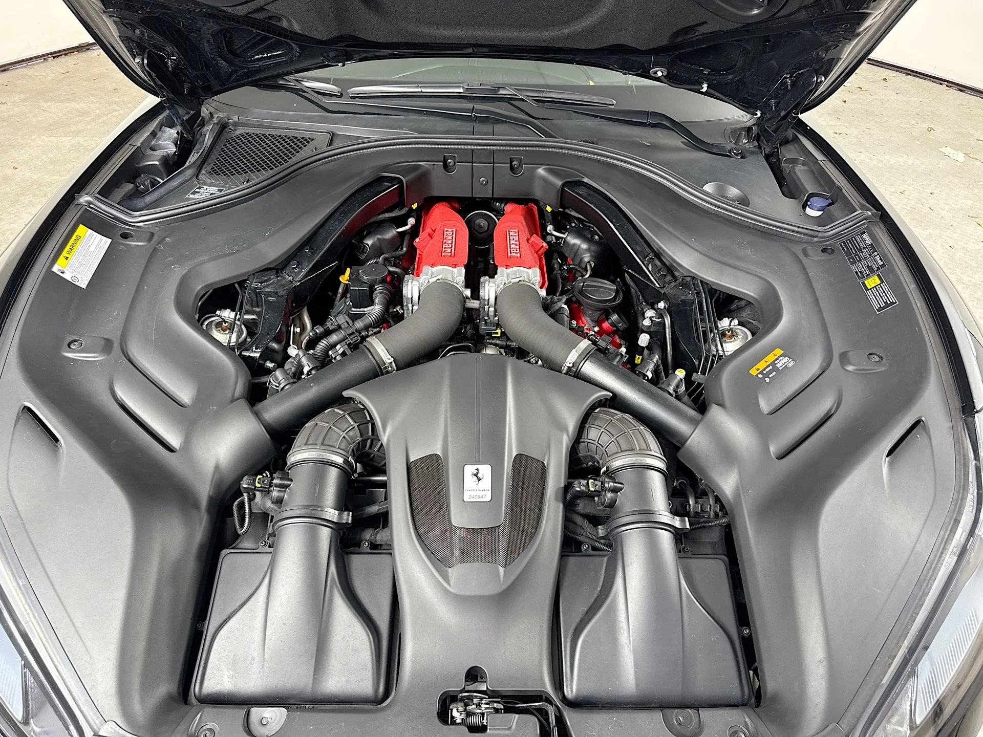 Certified Used 2019 Nero Ferrari Base image 21