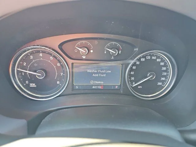 Used 2023  Buick Essence image 21