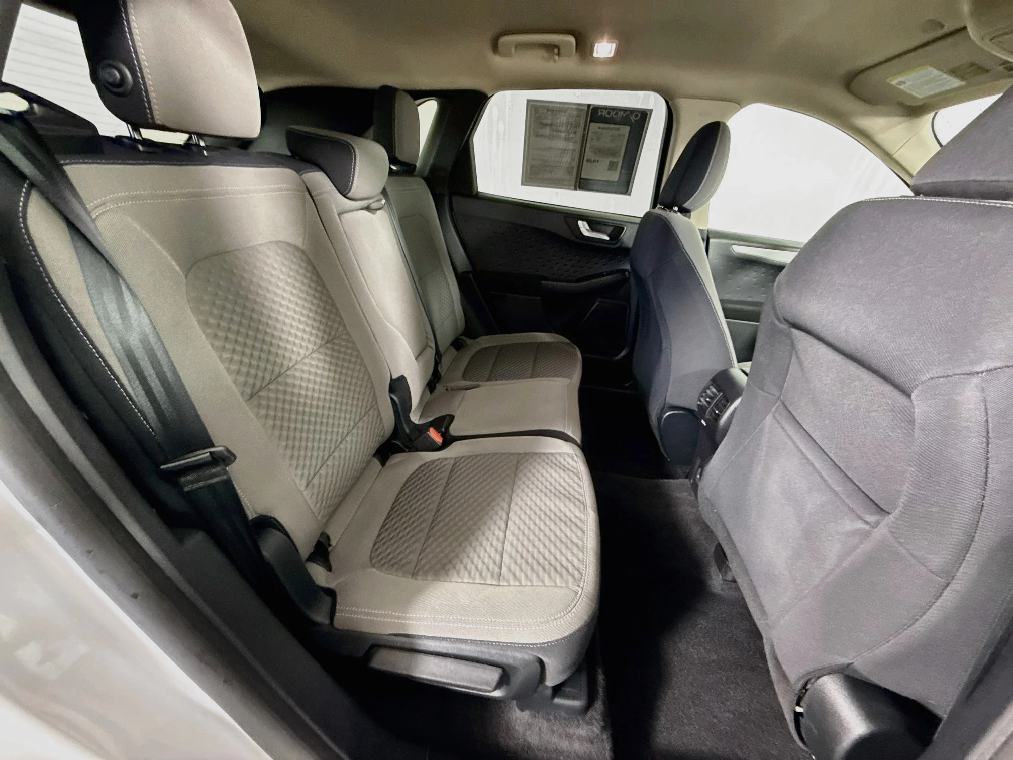 Used 2020 Oxford White Ford SE image 27