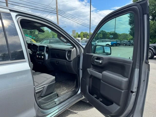 Used 2021 Gray GMC Elevation image 17