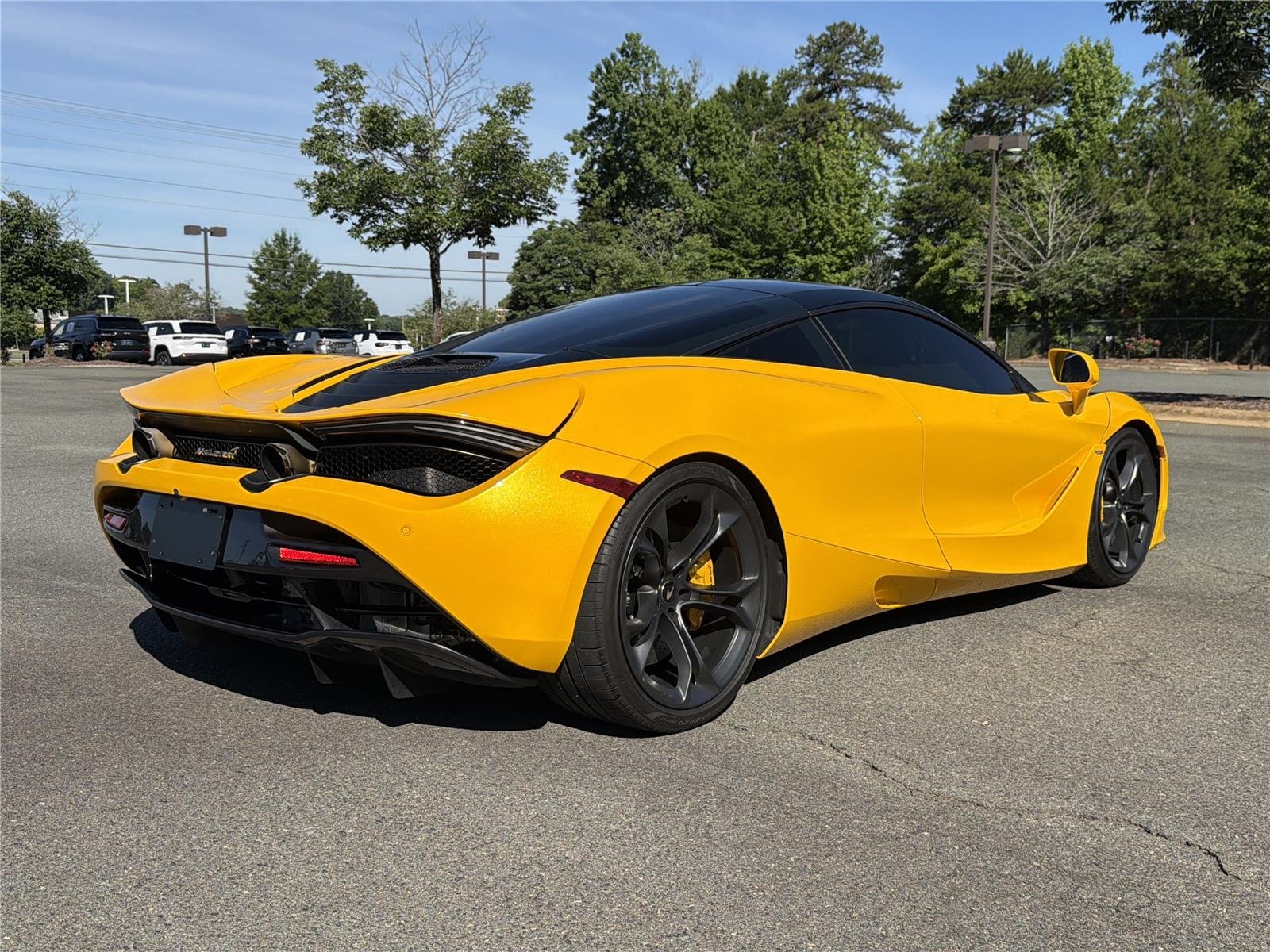 Used 2019 Volcano Yellow McLaren Performance image 16