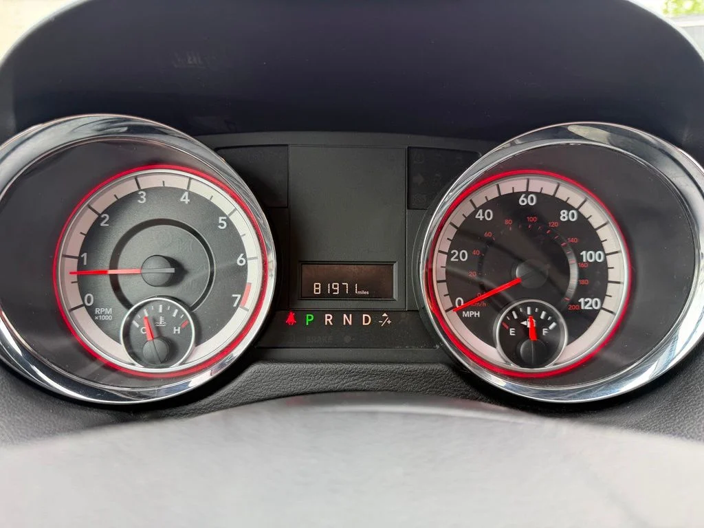 Used 2019 Gray Dodge SXT image 14