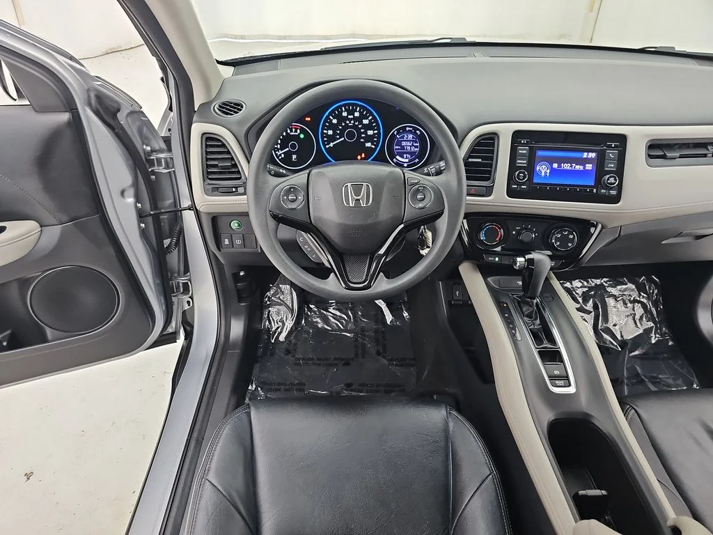 Used 2018 Silver Honda LX image 20