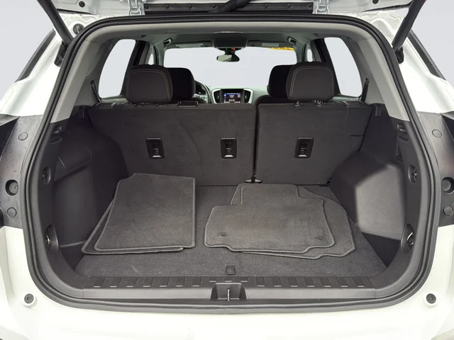 Used 2023 White GMC SLE image 35