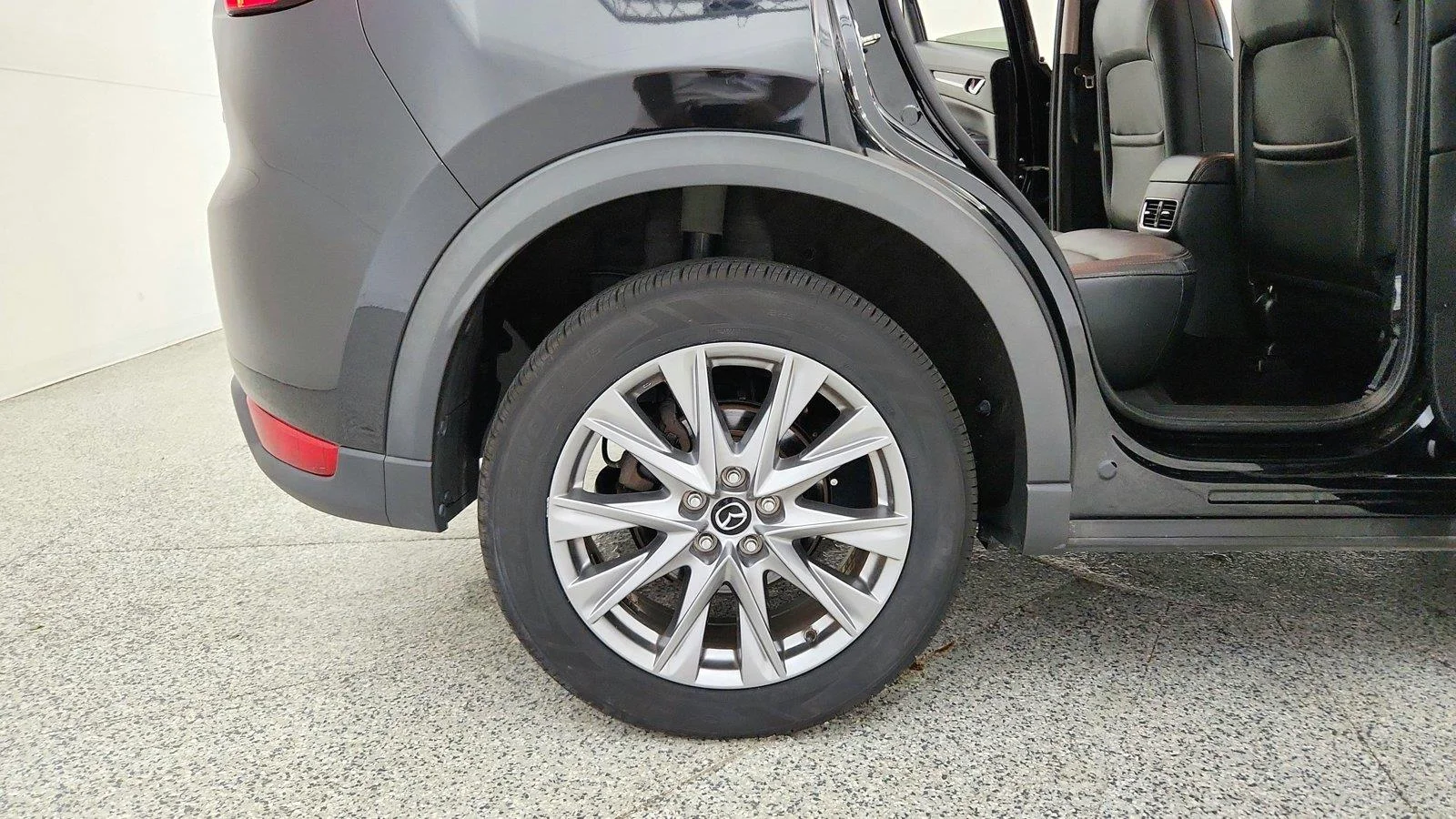 Used 2021 Jet Black Mica Mazda Grand Touring image 33