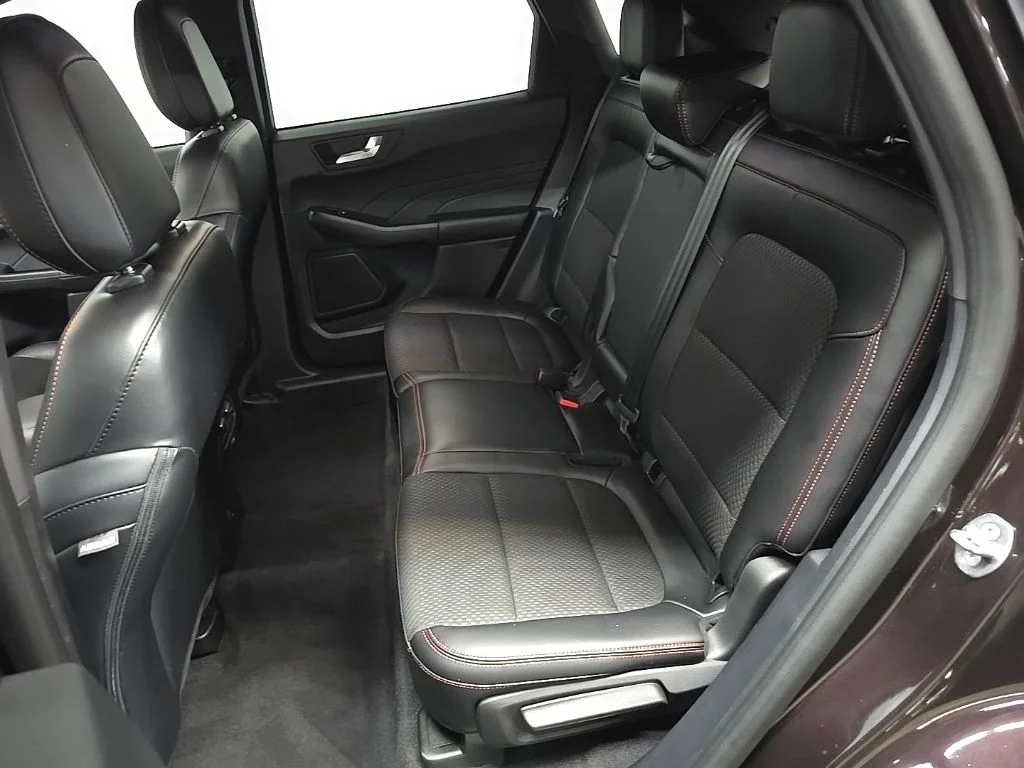 Used 2023 Red Ford ST-Line image 36