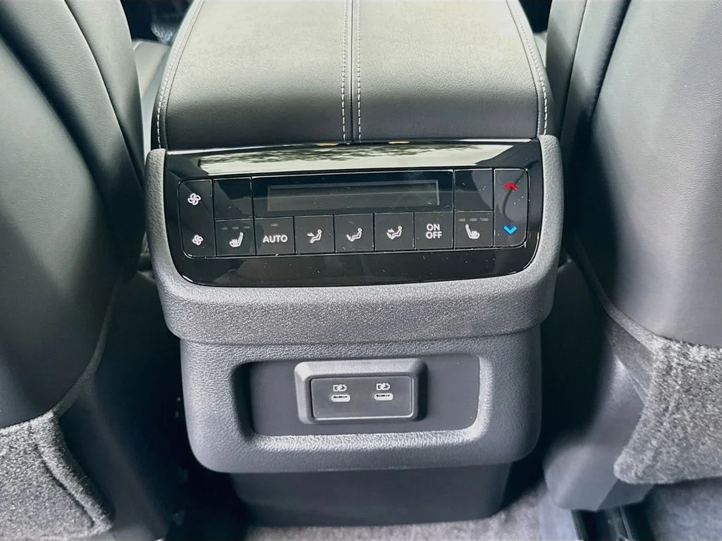 New 2027 Gray INFINITI LUXE image 27