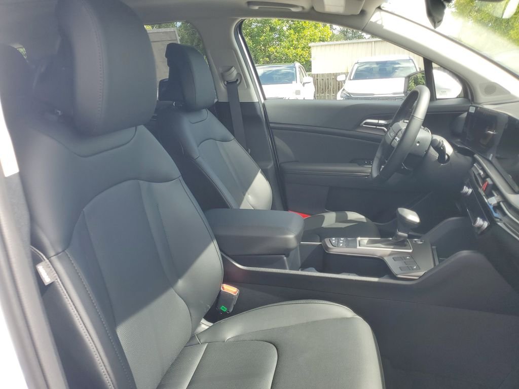 2026 Kia Sportage EX - Photo 11