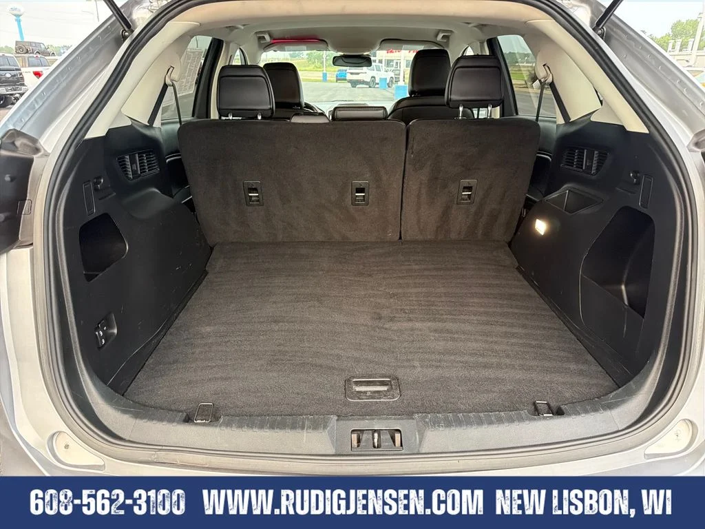 Used 2022 Silver Ford SEL image 21