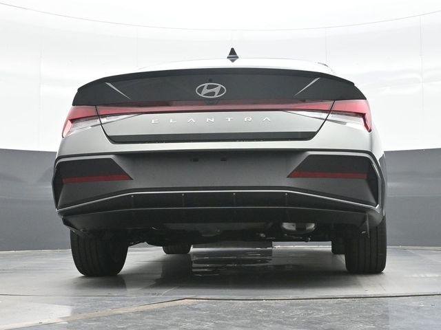 New 2026 Gray Hyundai SEL Sport Plus image 18