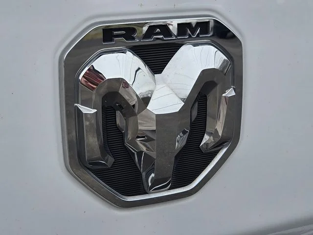 Used 2023 White Ram Big Horn/Lone Star image 18