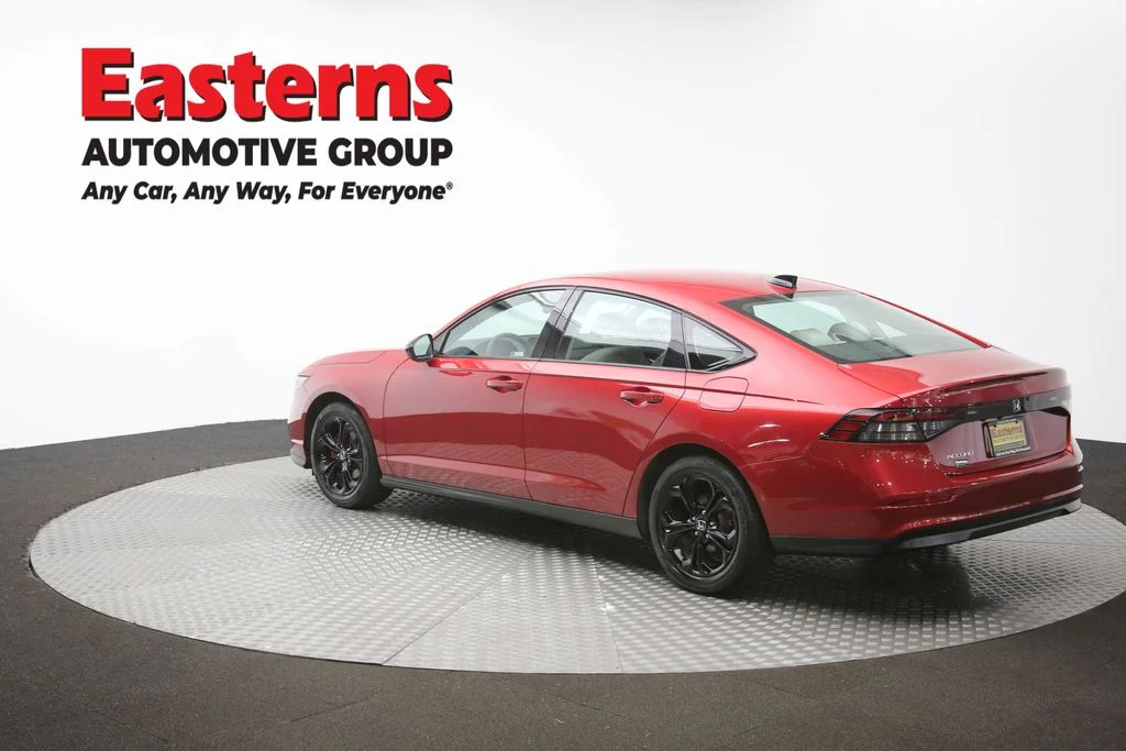Used 2025 Red Honda SE image 63