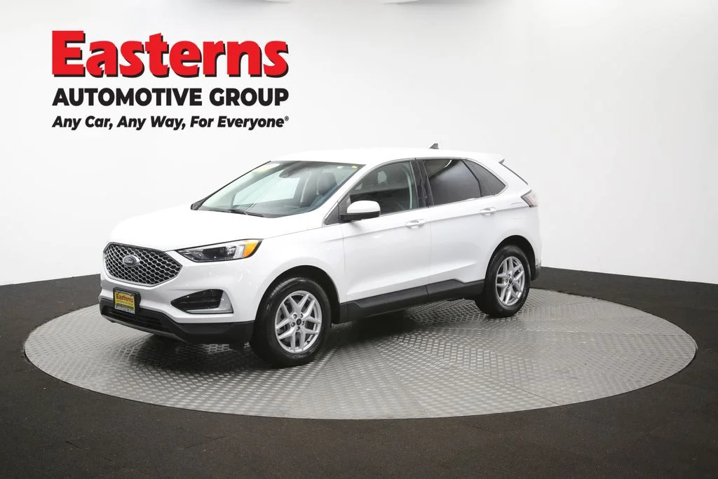 Used 2023 White Ford SEL image 55