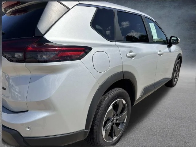 Used 2025 Silver Nissan SV image 21