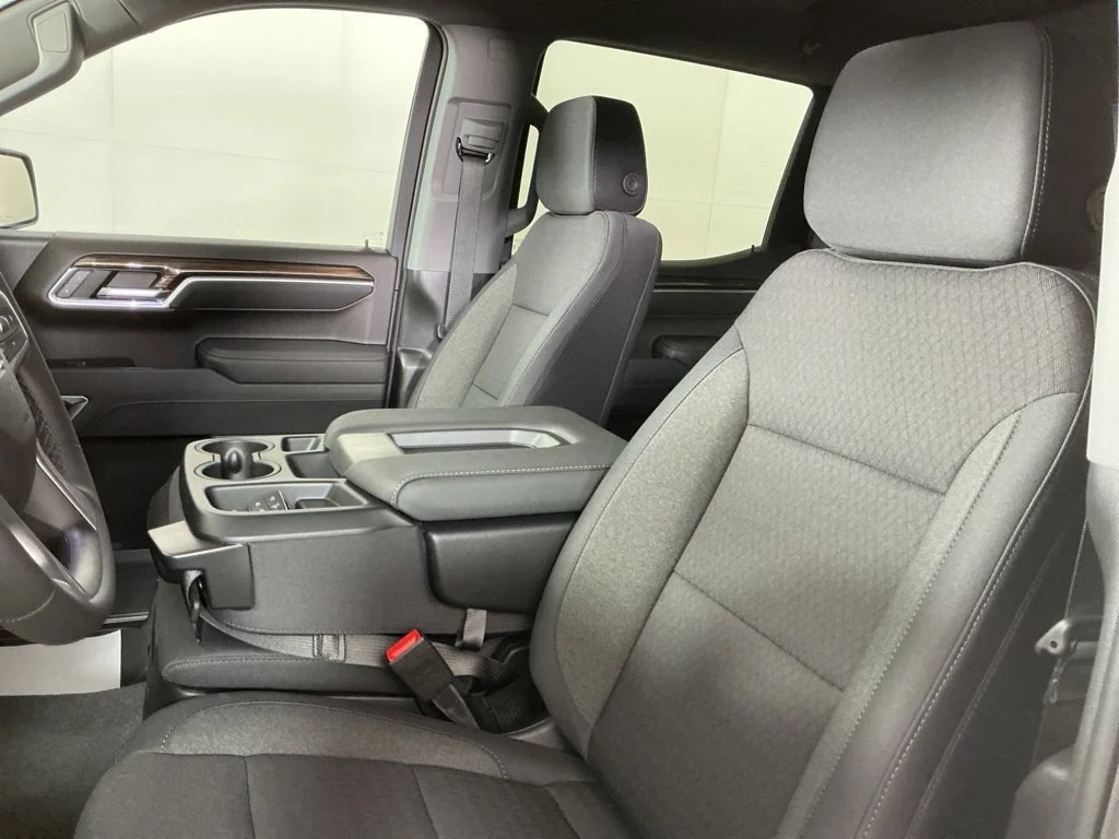 New 2026 Summit White Chevrolet LT image 4