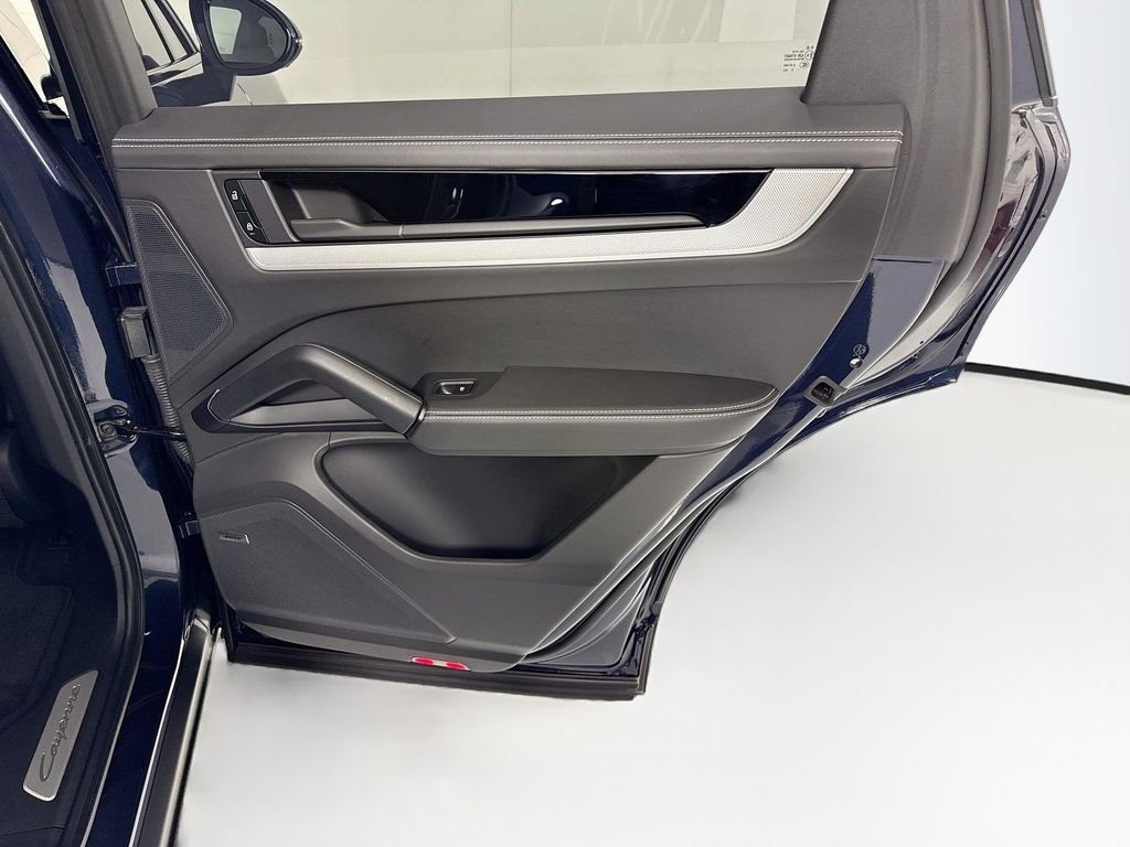 Used 2024  Porsche S image 27