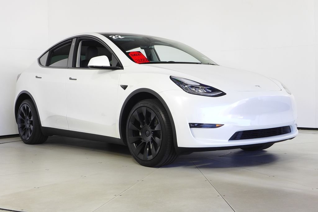 Used 2022 Pearl White Multi-Coat Tesla Long Range image 4