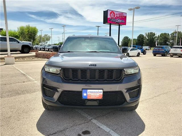 Used 2024 Baltic Gray Metallic Clearcoat Jeep Altitude X 4x2 image 7