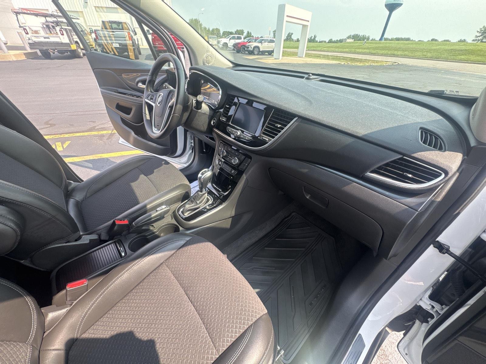 Used 2022 Summit White Buick Preferred image 16