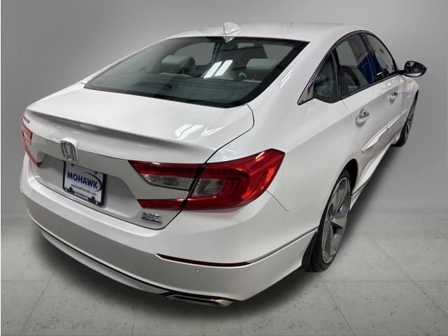 Used 2018 Platinum White Pearl Honda Touring 2.0T image 5