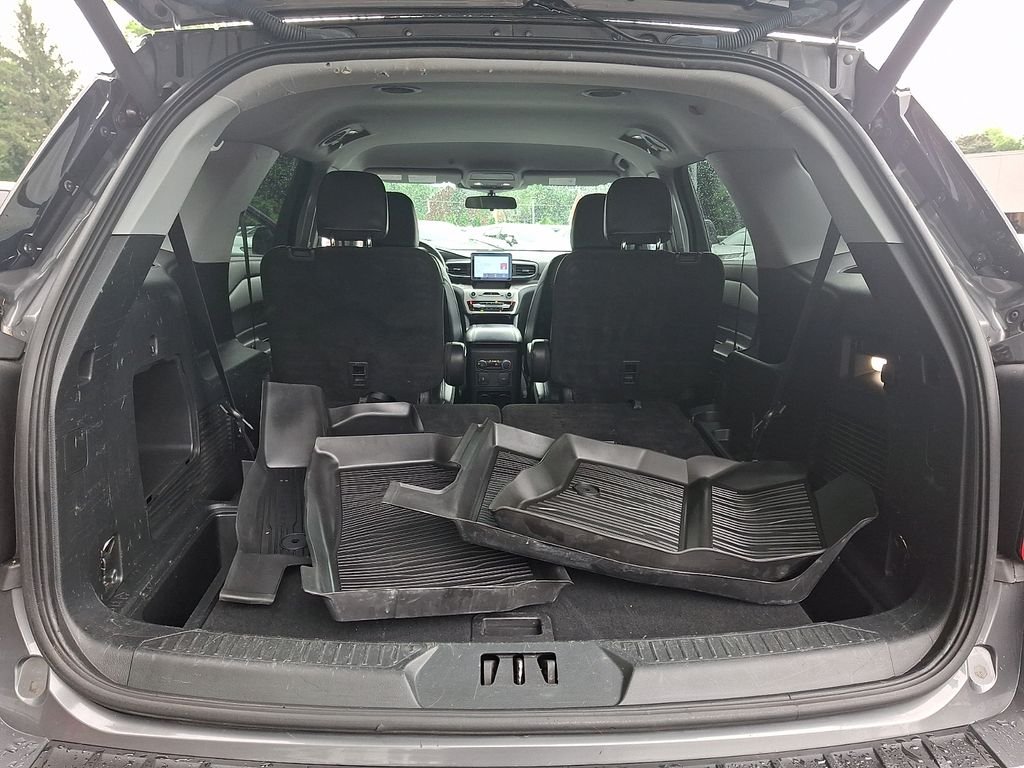 Used 2023 Gray Ford XLT image 29