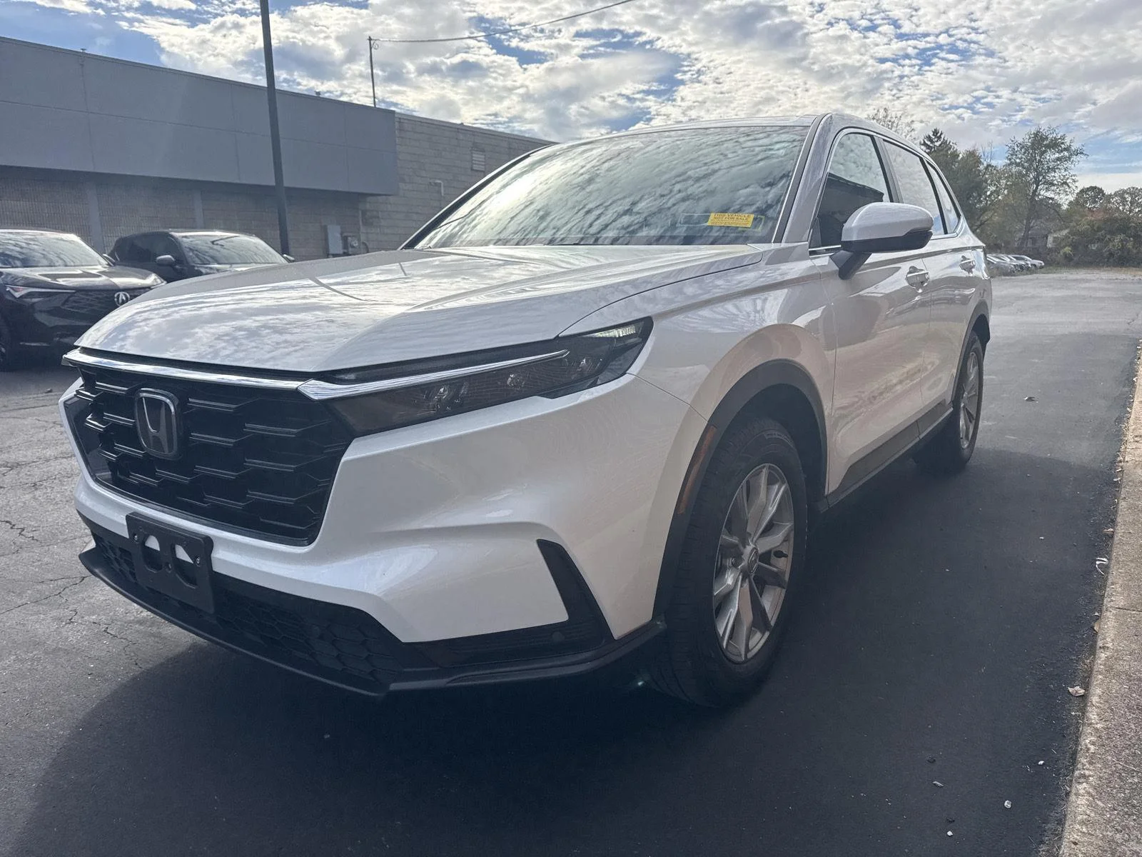 Used 2025 Platinum White Pearl Honda EX-L image 3