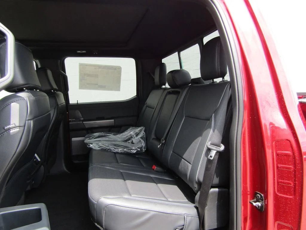 New 2026 Ruby Red Metallic Tinted Clearcoat Ford Lariat® image 27