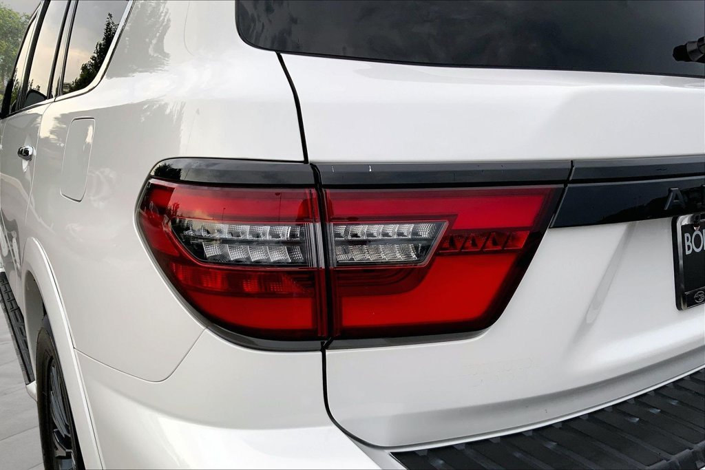 Used 2023 White Nissan SL image 23